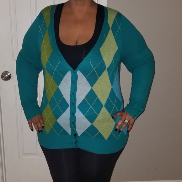 Green cardigan sweater - Picture 1 of 2